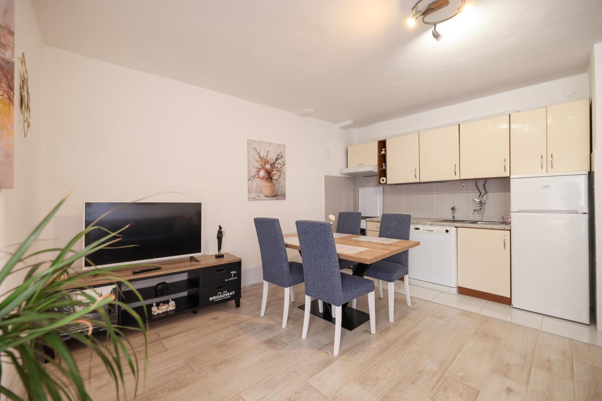 Viva - 2 Bedroom Apt In City Centar Zadar Eksteriør billede